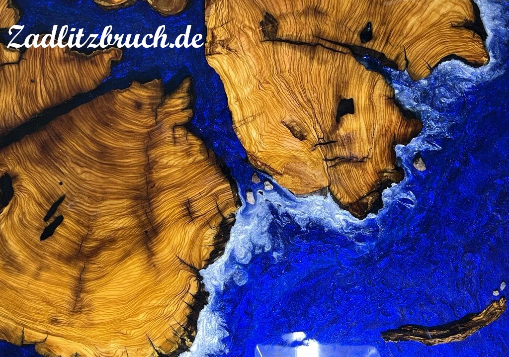 Gießharzarbeit mit eingelegten Holzscheiben - Motiv Ozean